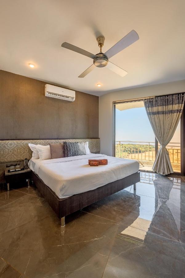 Saffronstays Heavone Trio, Lonavala Exterior foto